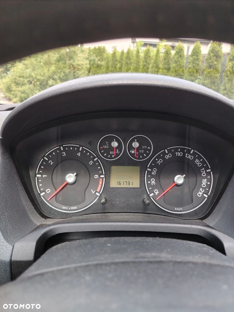 Ford Fiesta 1.4 Ambiente - 2