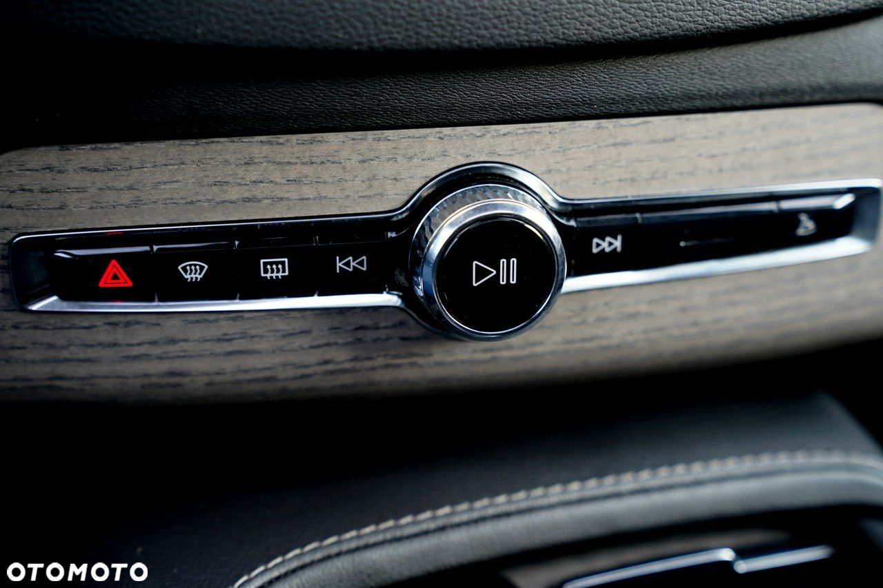 Volvo XC 90 - 23