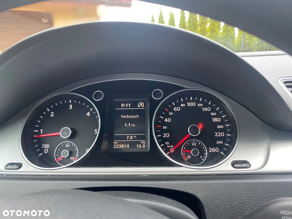 Volkswagen Passat 1.6 TDI Comfortline - 12