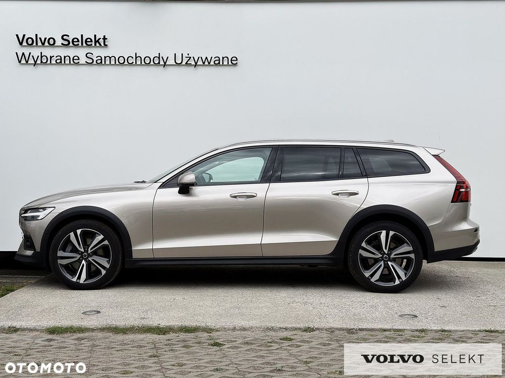 Volvo V60 Cross Country - 3