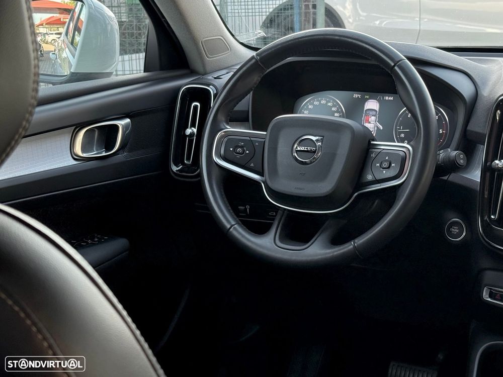 Volvo XC 40 2.0 D3 Momentum Geartronic - 10