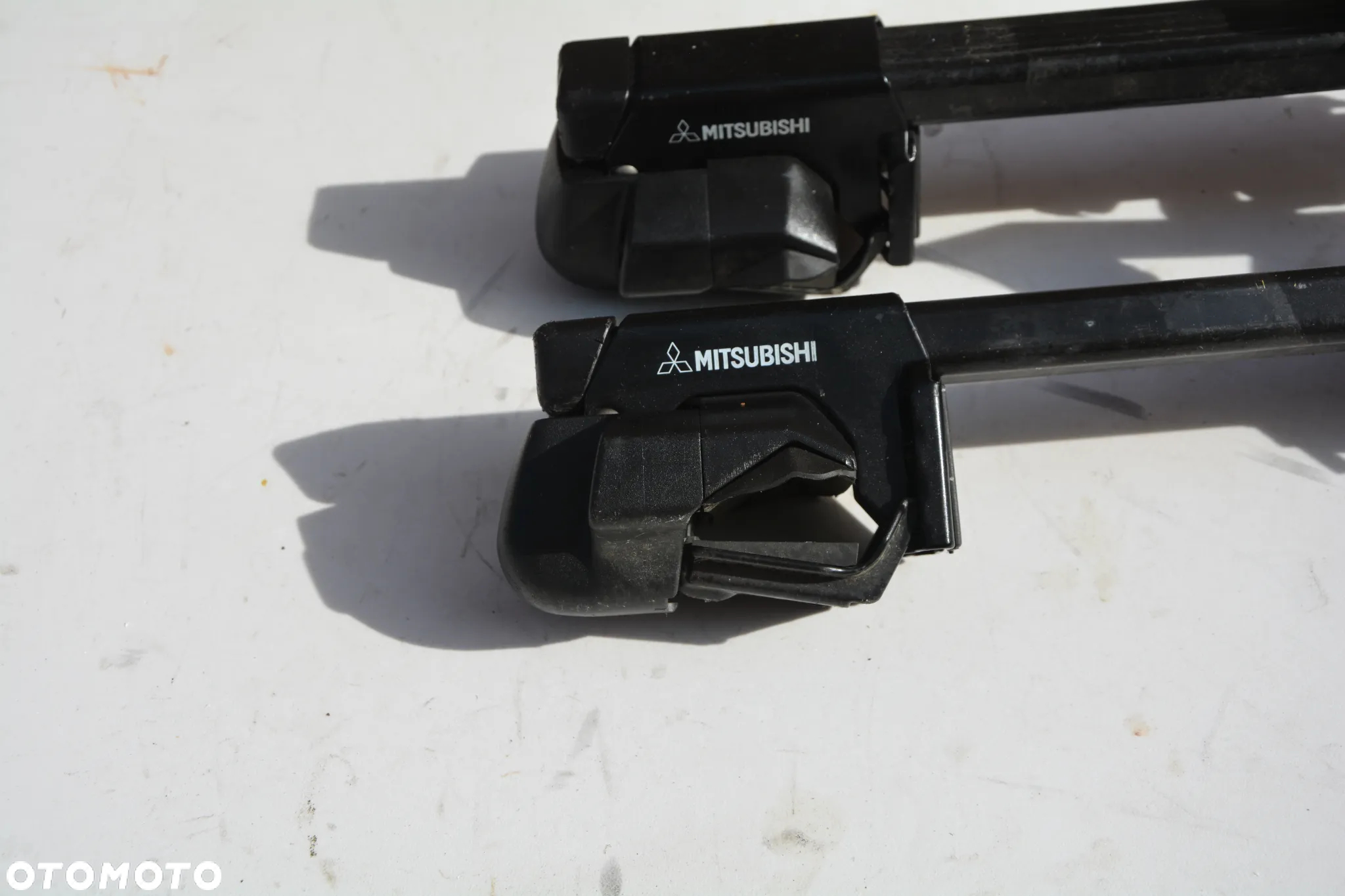 Mitsubishi  Bagażnik dachowy na relingi otwarte oryginał Mitsubishi klucz - 4