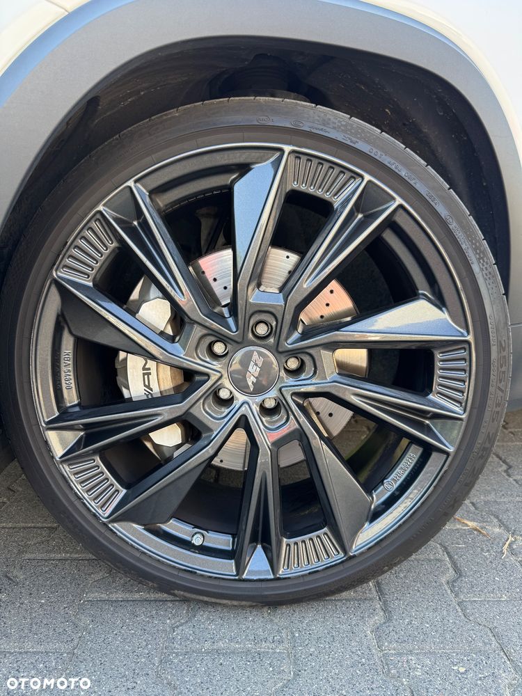Mercedes-Benz GLB - 12