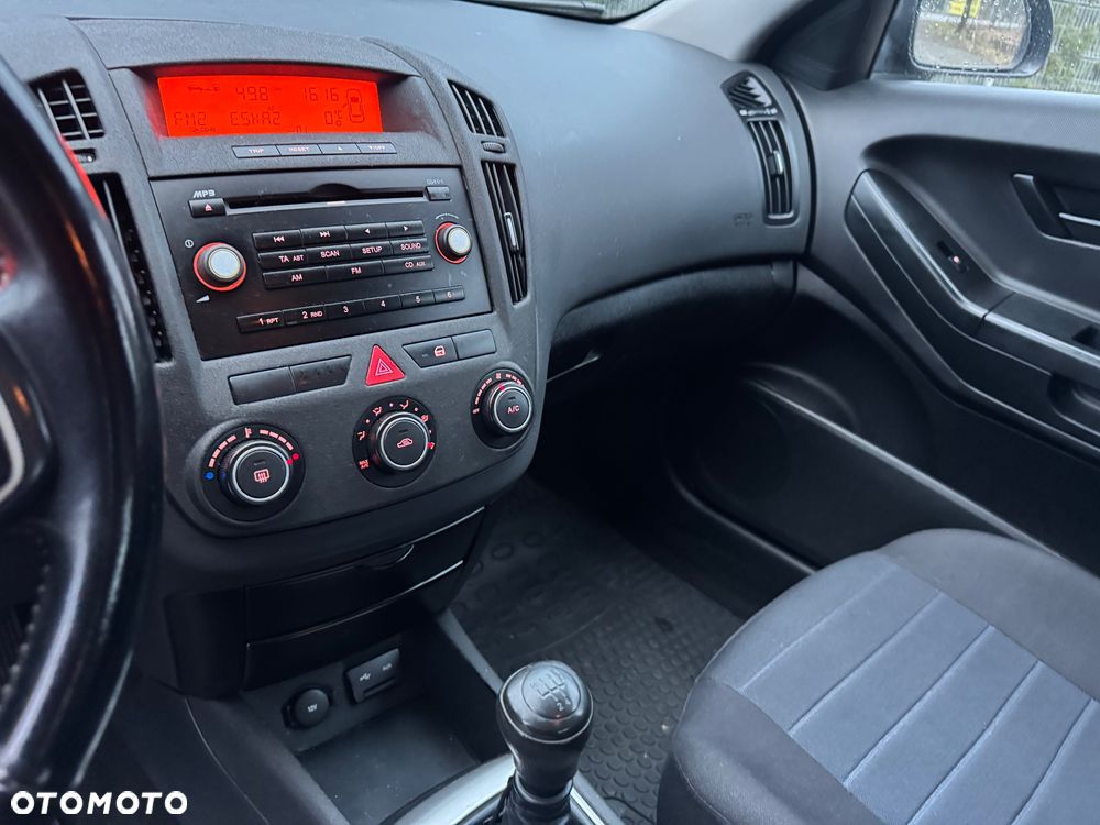 Kia ProCeed 1.4 CVVT Dream-Team Edition - 13