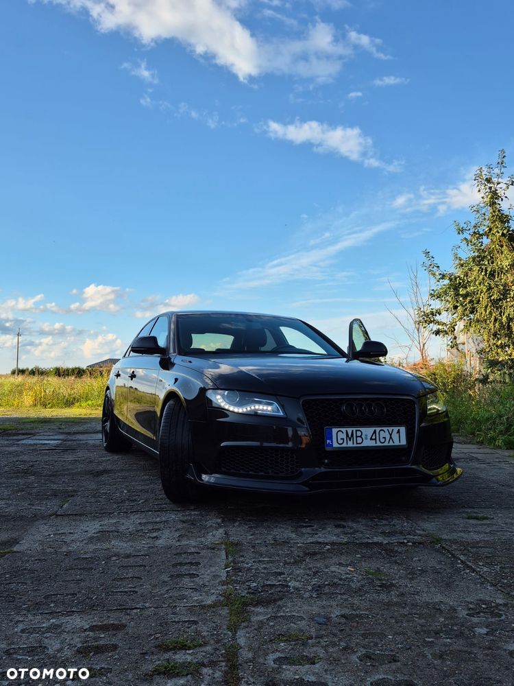 Audi A4 Limousine - 4