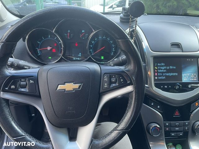 Chevrolet Cruze 1.8 Ecotec LTZ+ - 8