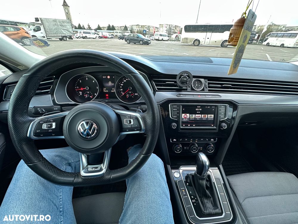 Volkswagen Passat 2.0 TDI SCR DSG Highline - 12