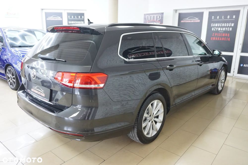 Volkswagen Passat Variant 1.6 TDI SCR DSG Comfortline - 12