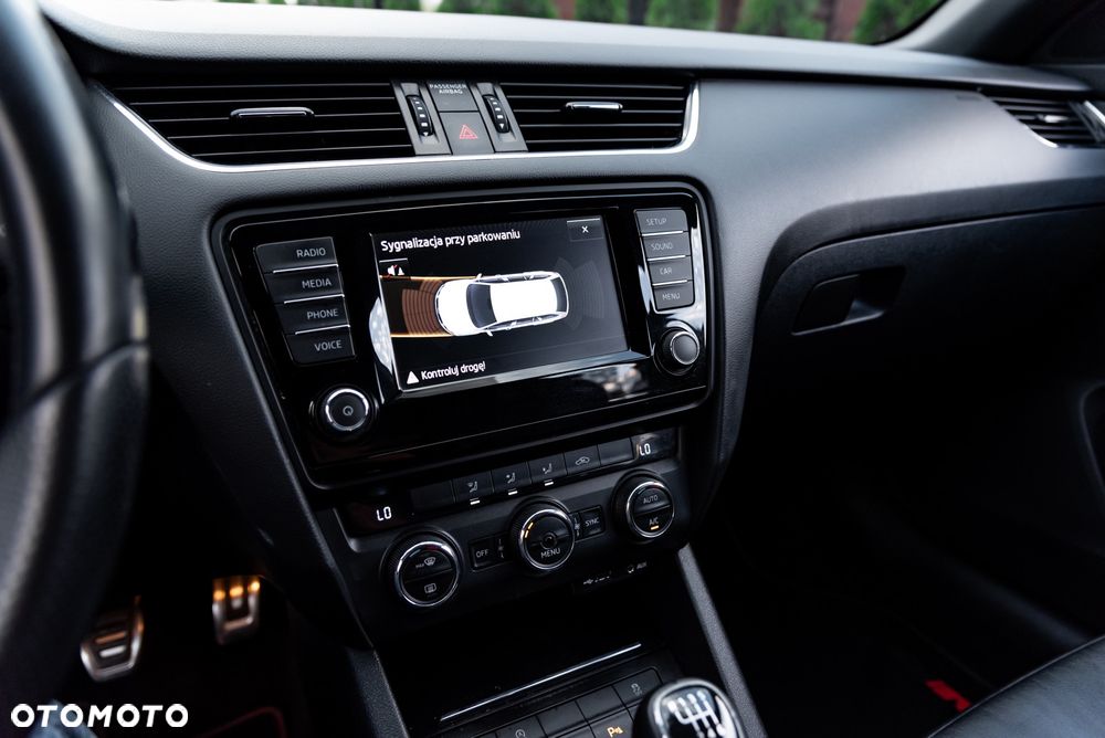 Skoda Octavia 2.0 TSI RS 230 - 40
