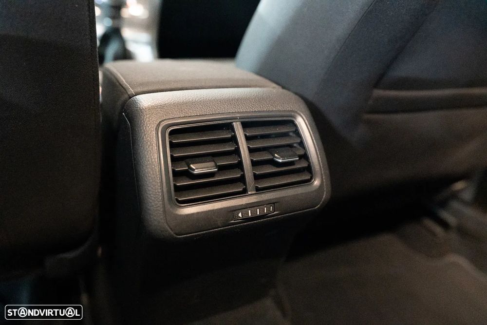 VW Golf 1.6 TDI R-Line - 46