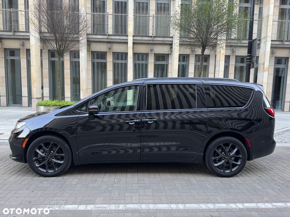 Chrysler Pacifica - 5
