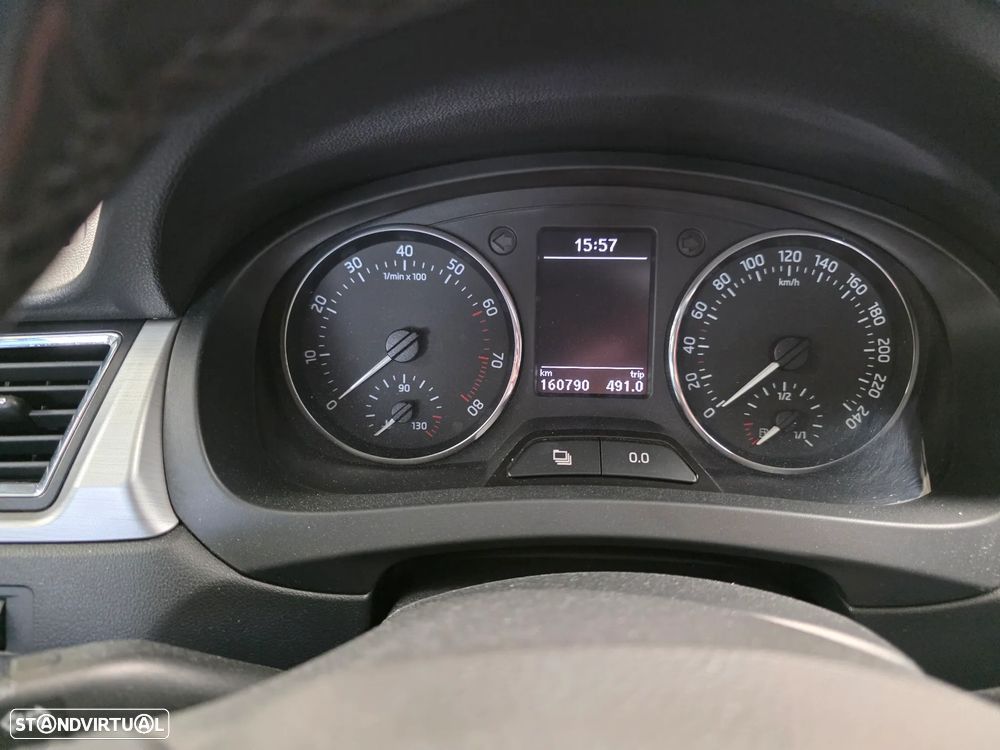 Skoda Rapid 1.2 TSI Ambition - 8