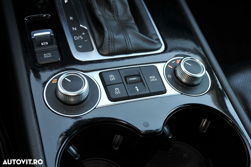 Volkswagen Touareg - 22