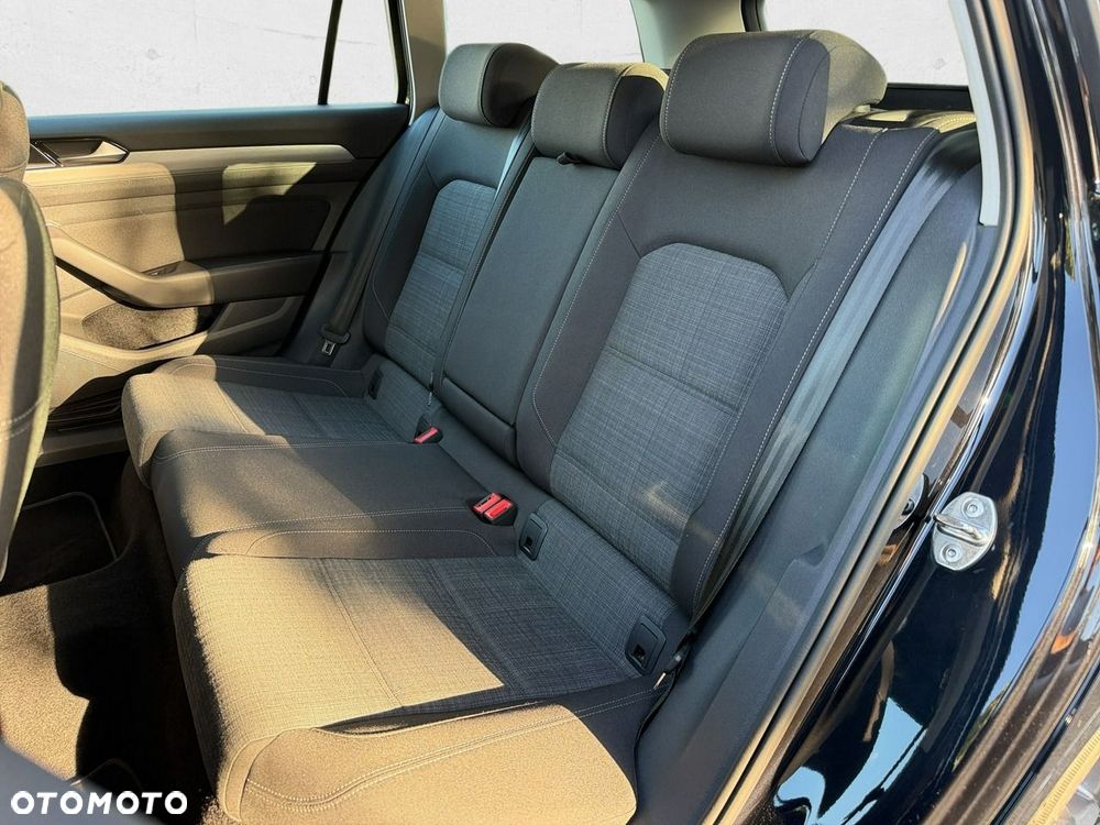Volkswagen Passat - 14