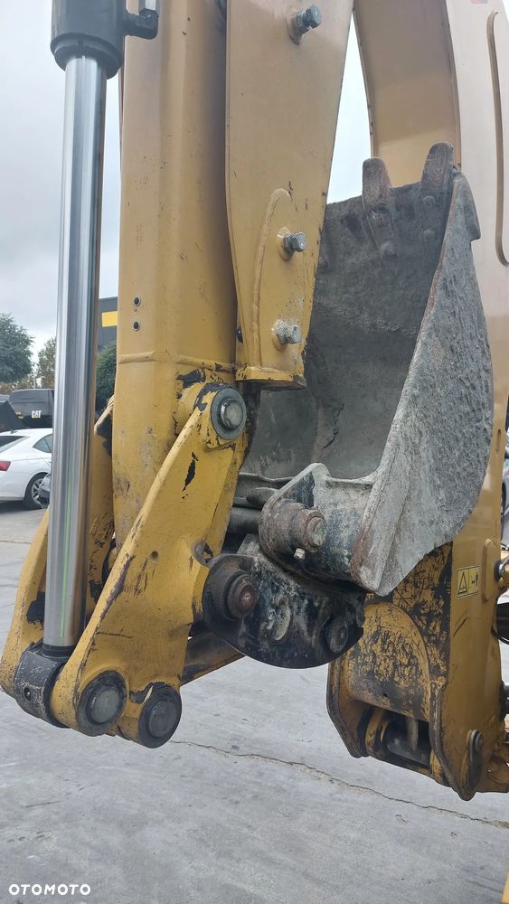 Caterpillar 432F2 - 25