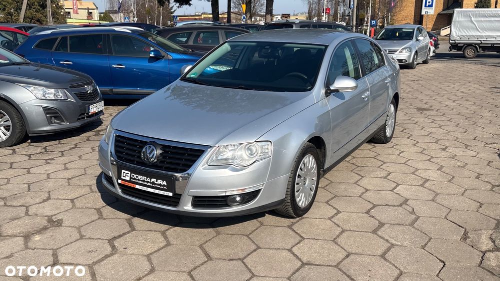 Volkswagen Passat 1.6 FSI Comfortline - 4