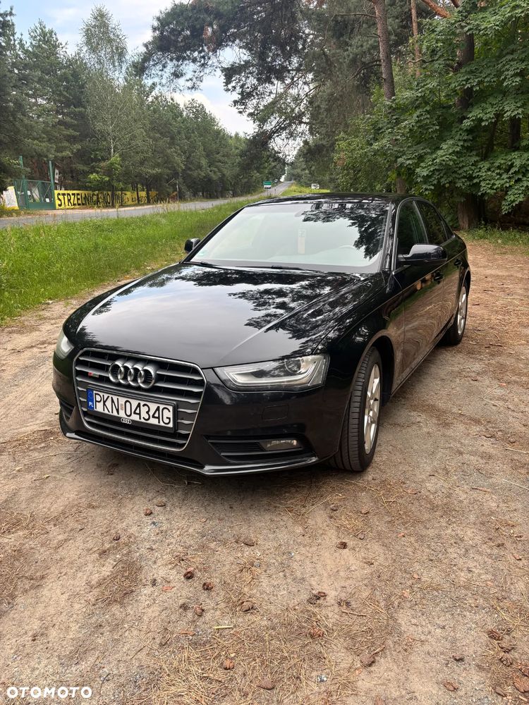 Audi A4 Limousine - 1