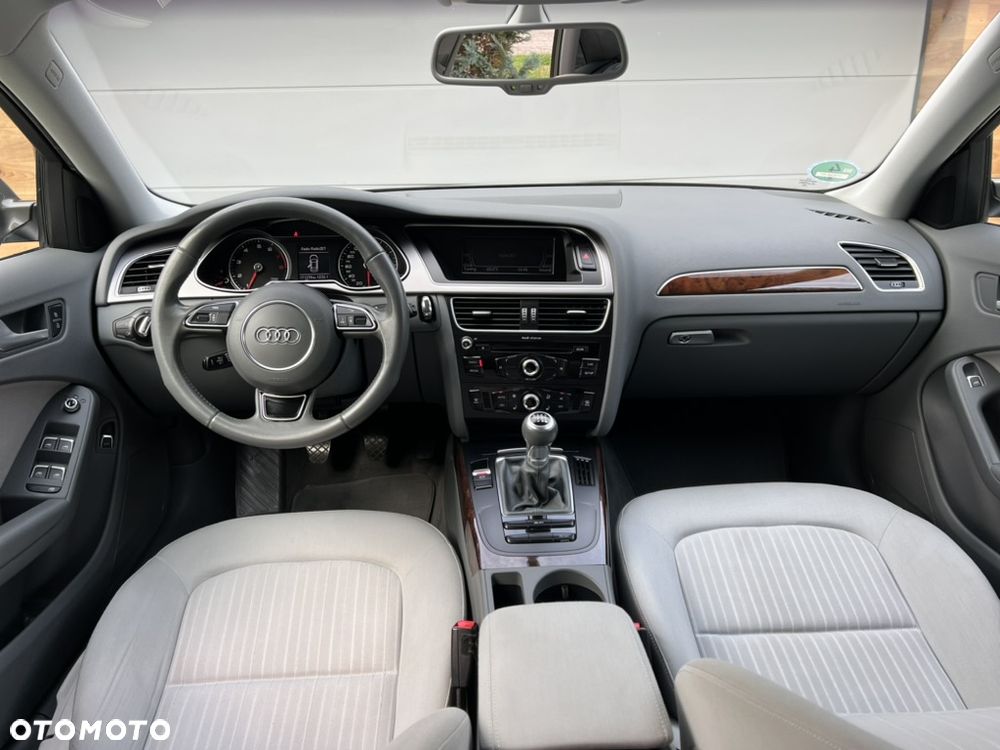 Audi A4 Limousine - 8