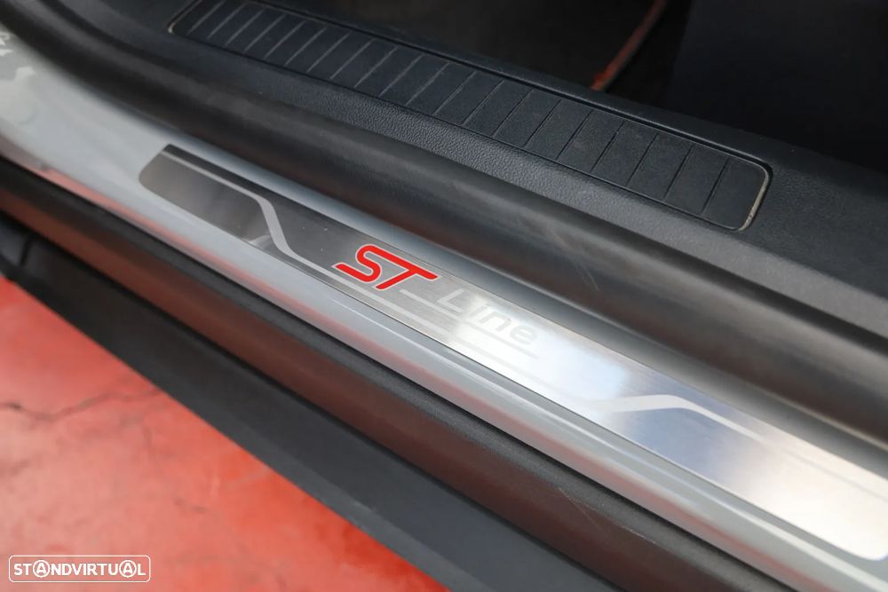 Ford Kuga 2.5 PHEV ST-Line X - 33