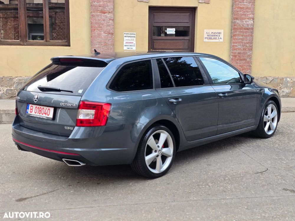 Skoda Octavia 2.0 TDI DSG RS - 3