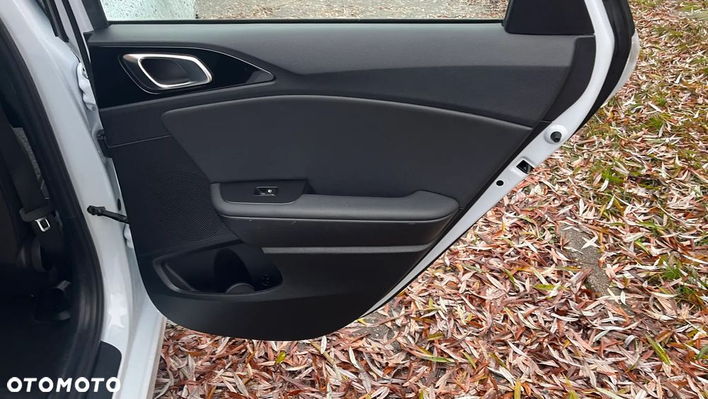 Kia Ceed 1.6 CRDi Vision - 17