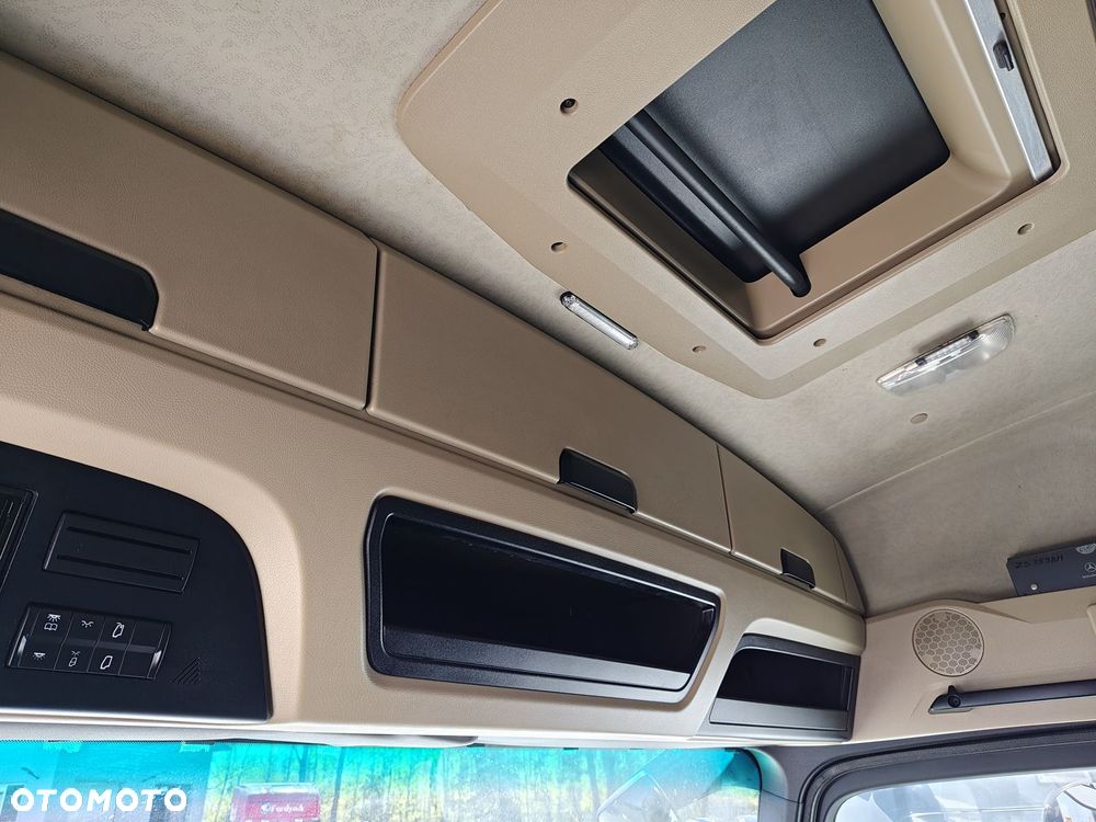 Mercedes-Benz ACTROS 1845 315/70R22,5 - 26