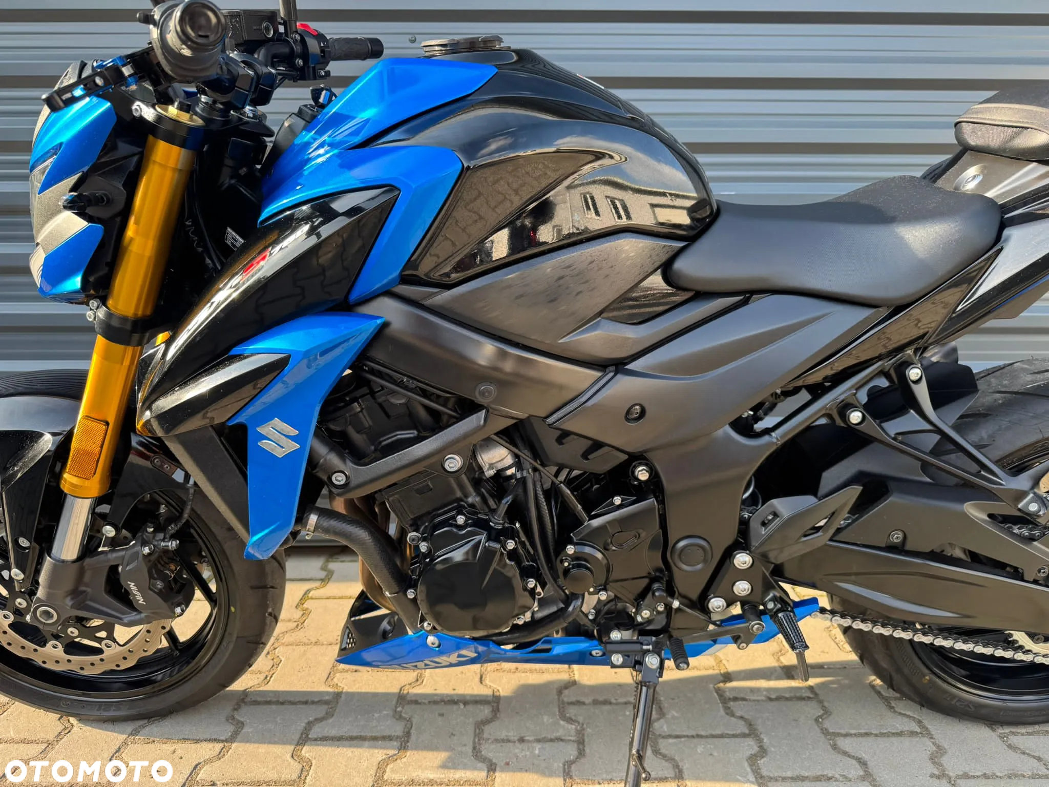 Suzuki GSX - 11