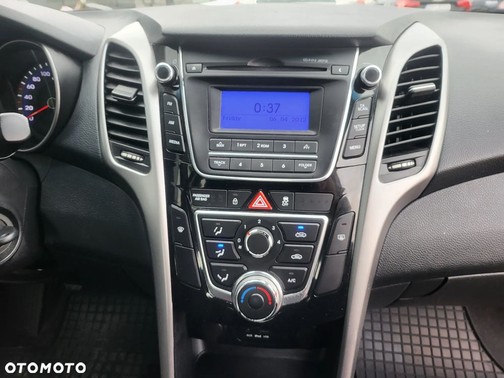 Hyundai i30 1.4 CRDi Premium - 34