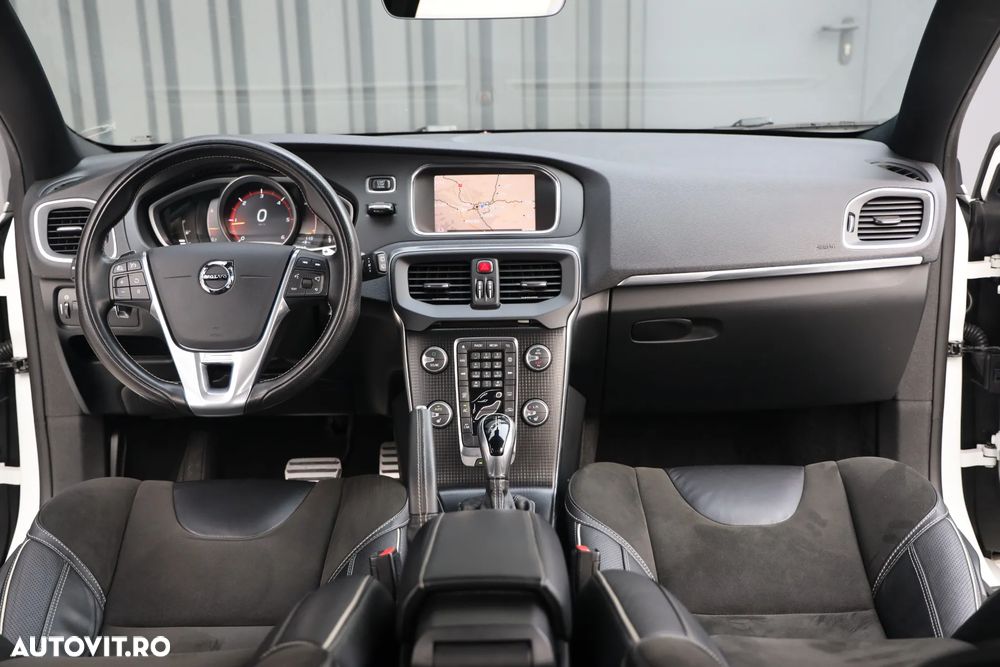 Volvo V40 D3 Geartronic RDesign - 14