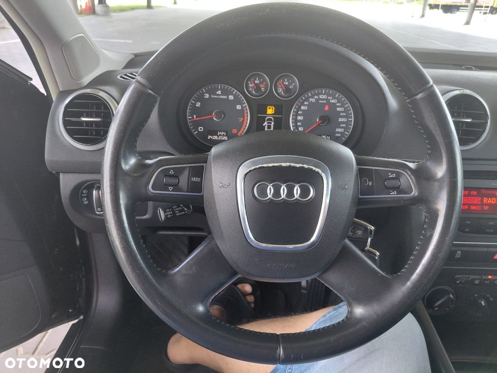 Audi A3 Sportback 1.6 Ambiente - 14