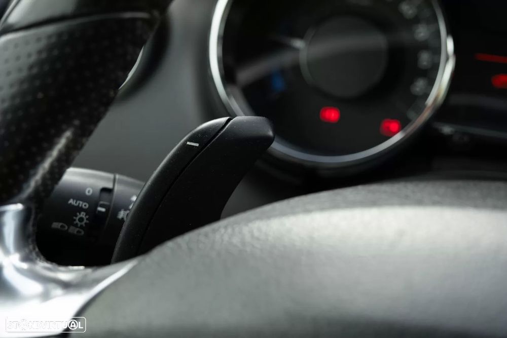 Peugeot 3008 2.0 HDi Hybrid4 - 28