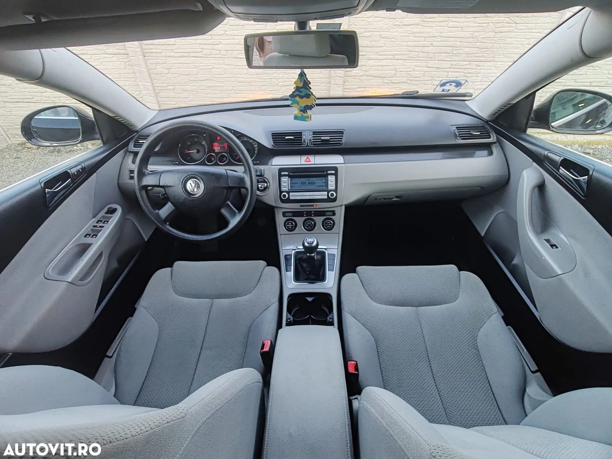Volkswagen Passat - 8