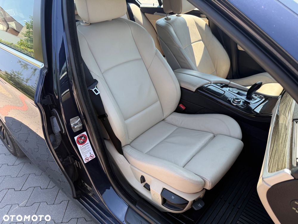 BMW Seria 5 520d - 25