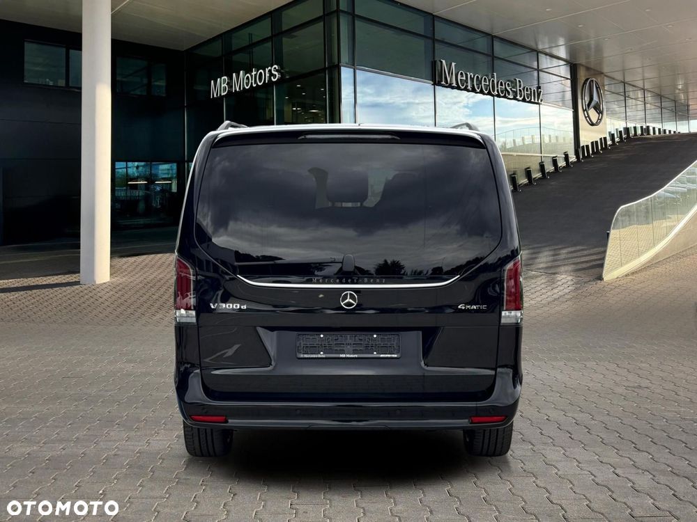 Mercedes-Benz Klasa V - 8
