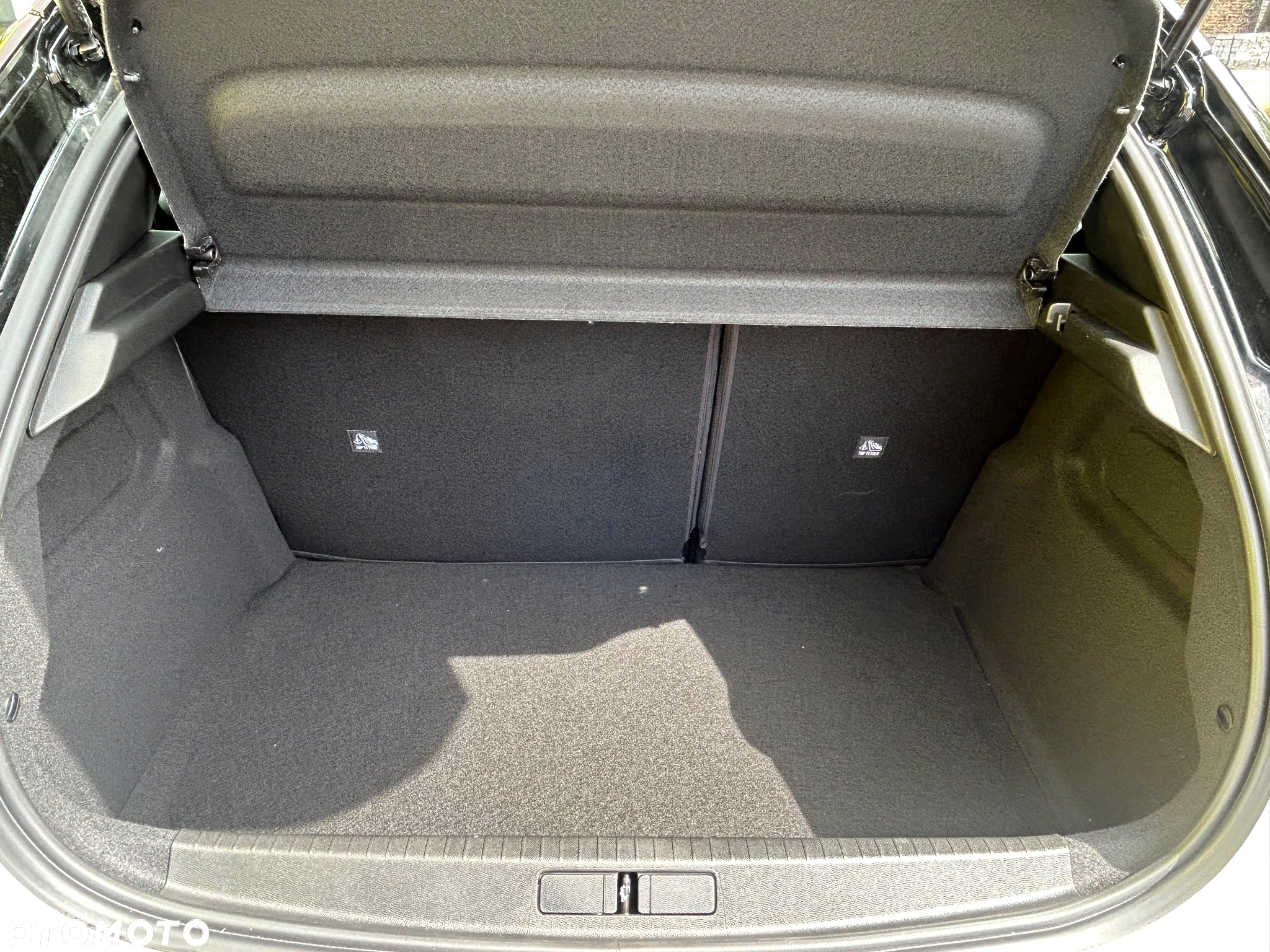 Opel Corsa 1.2 GS S&S - 10