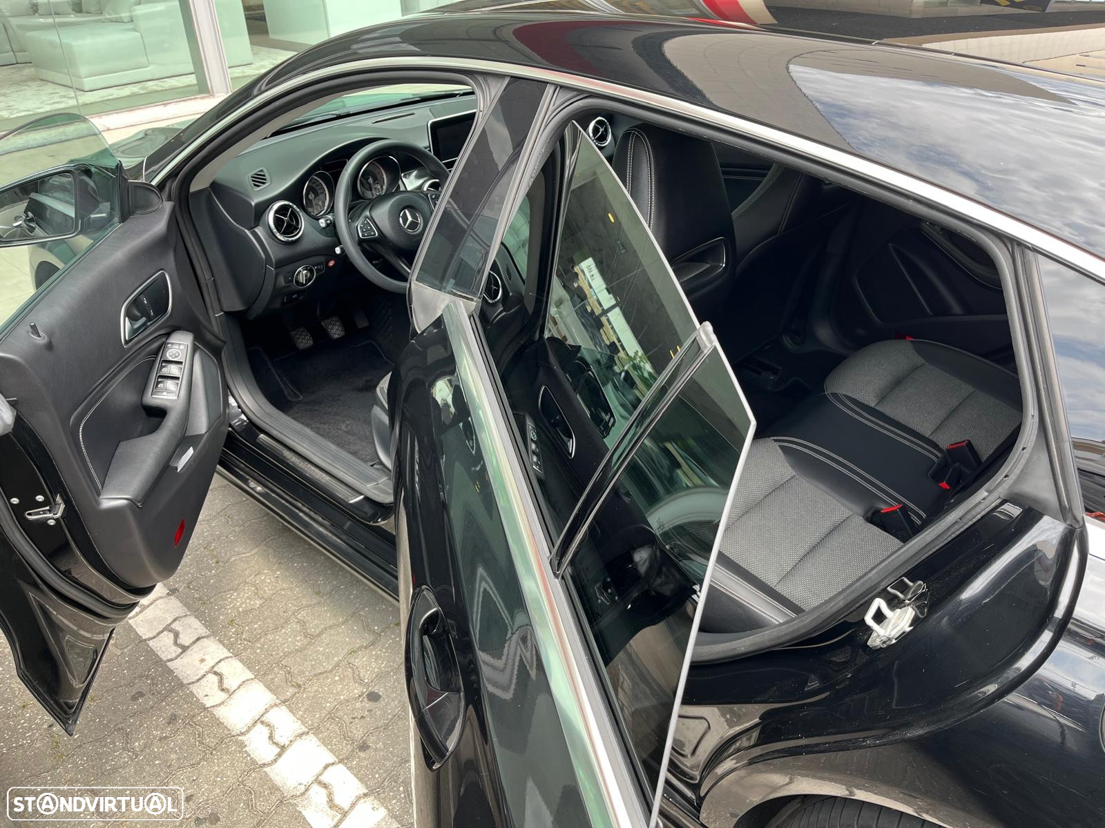 Mercedes-Benz CLA 200 Shooting Brake d Peak Edition - 13
