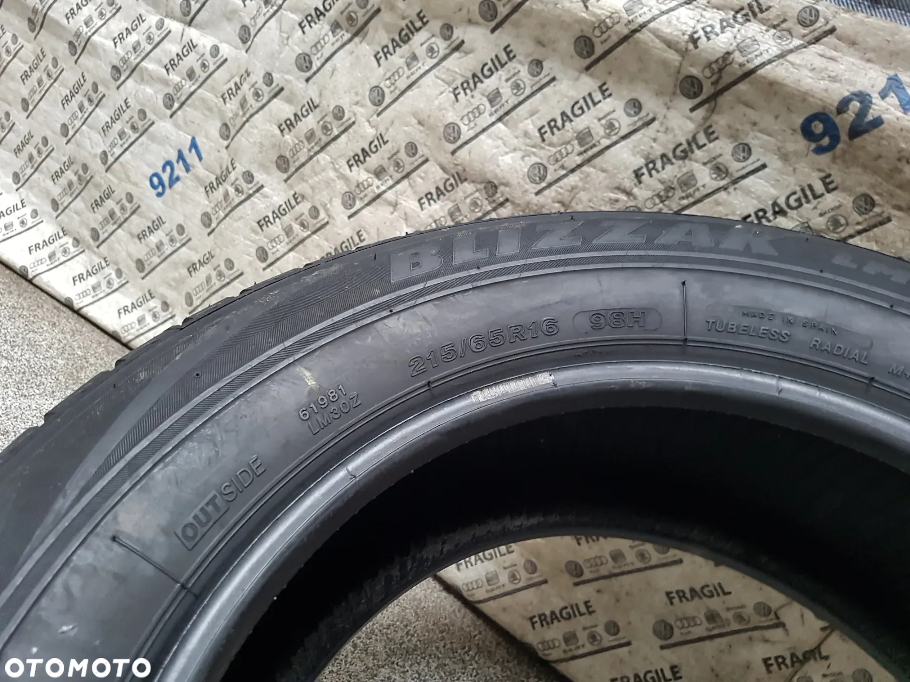 BRIDGESTONE BLIZAK LM-30 215/65R16 215/65/16 - 13