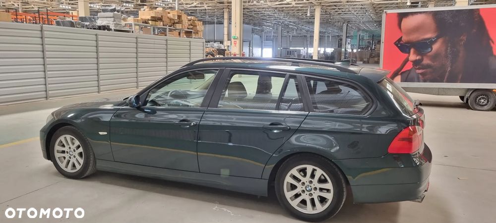 BMW Seria 3 318i - 5