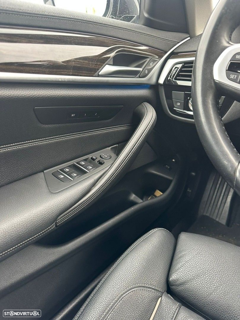 BMW 530 e Line Luxury - 9