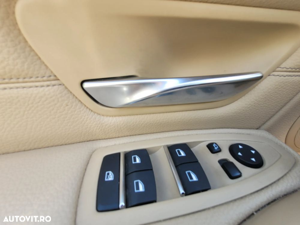 BMW Seria 3 320d xDrive AT Sport Line - 16