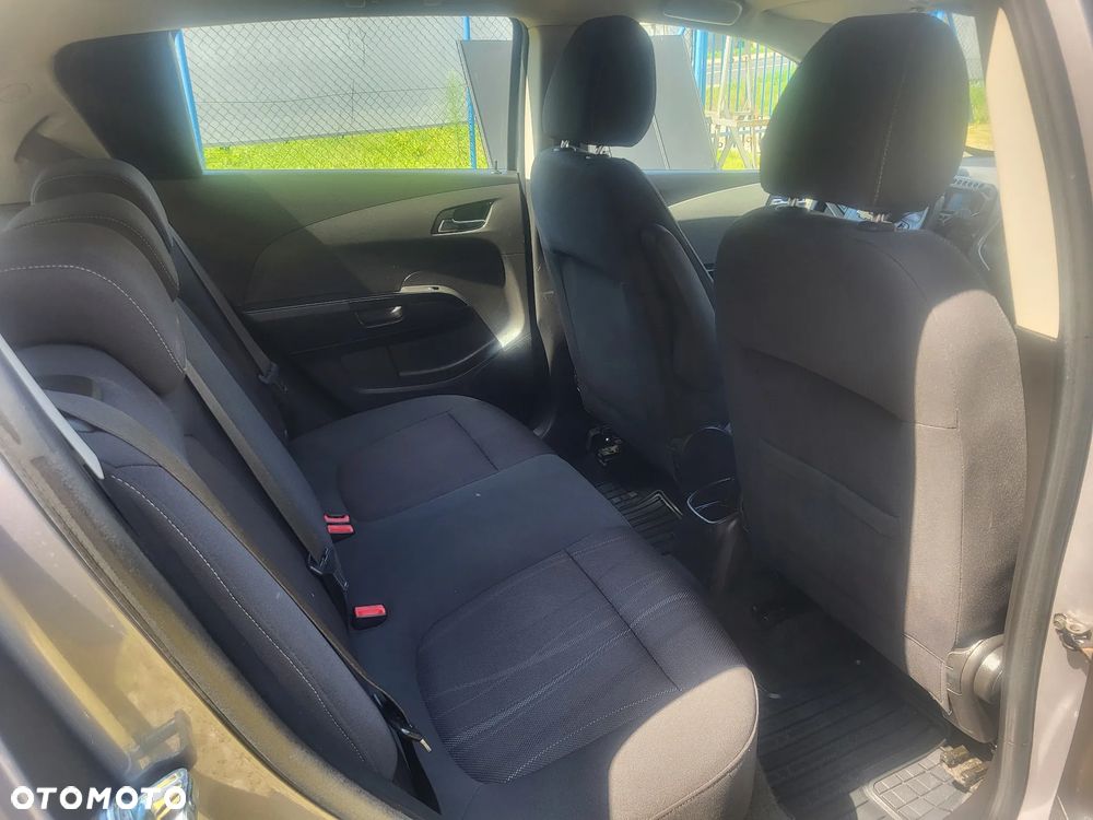 Chevrolet Aveo 1.6 LTZ - 12