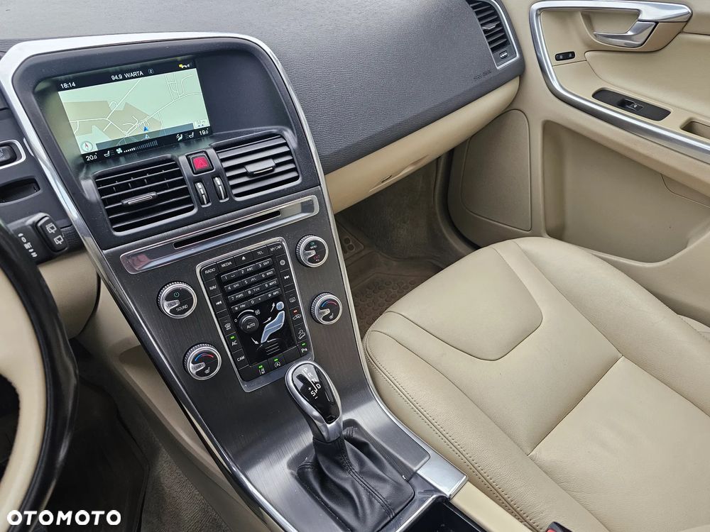 Volvo XC 60 D4 AWD Summum - 23