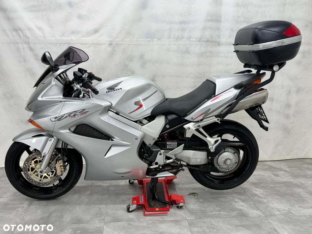 Honda VFR - 6