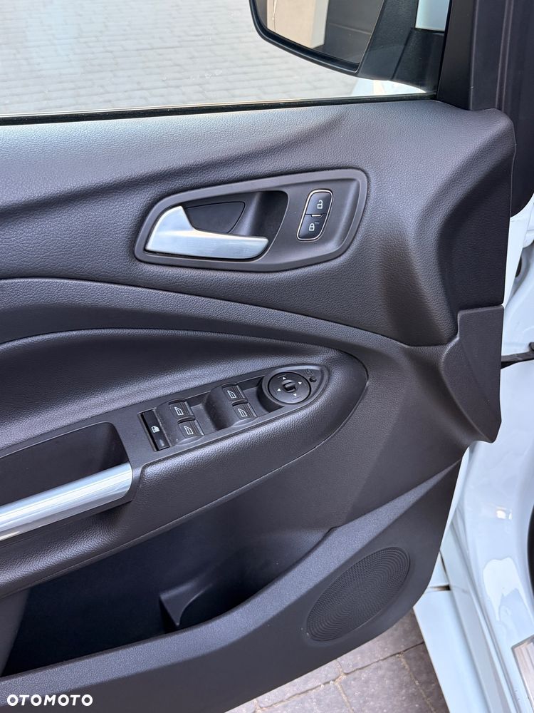 Ford Kuga - 13