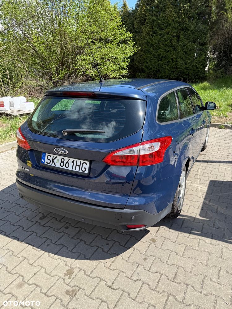 Ford Focus 1.6 Ambiente - 4