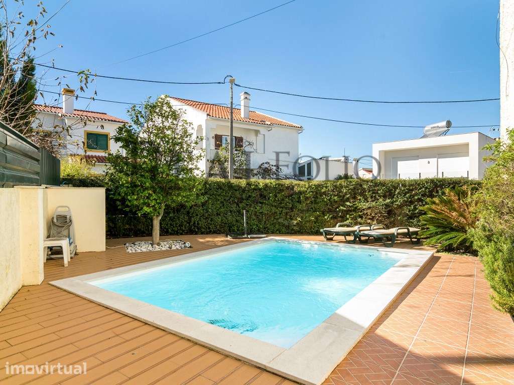 Moradia T5 com piscina e jardim na Aroeira - Grande imagem: 2/29