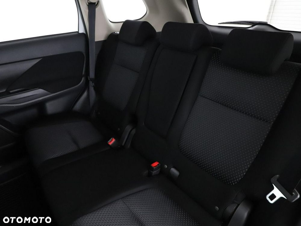 Mitsubishi Outlander 2.0 2WD - 18