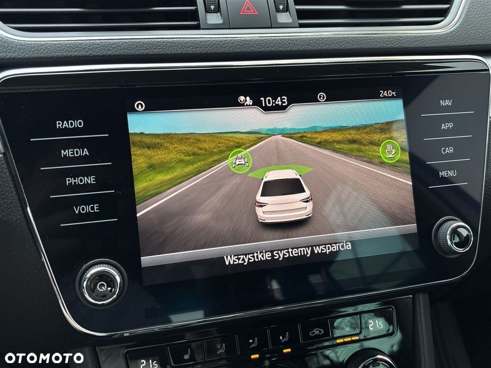 Skoda Superb 2.0 TDI SCR Ambition DSG - 27