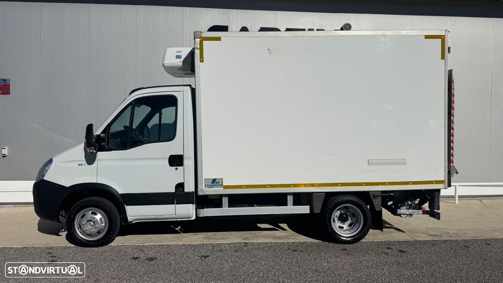 Iveco Daily 2.3 35C13 C/ Frio C/ Plat Elevatoria - 32