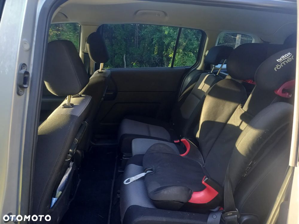 Mazda 5 - 11